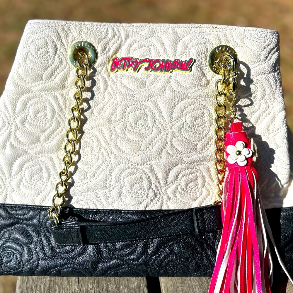 NWOT Betsey Johnson flower purse